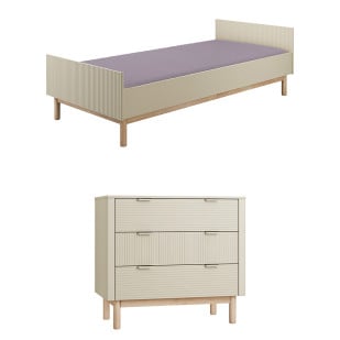 Pack chambre enfant Miloo de Pinio en coloris champagne et bois naturel, avec lit 90x200 cm et commode 3 tiroirs assortie au design nervuré vertical