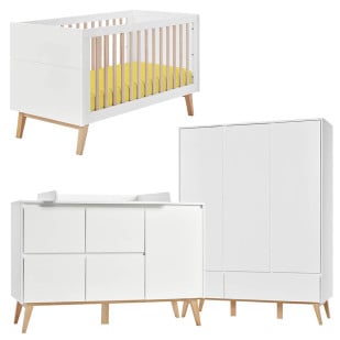 Pack chambre bébé Trio avec lit bébé évolutif 70x140, une large commode 4 tiroirs et un espace placard et d'une grande armoire 3 portes. L'ensemble est de la collection Swing blanc et bois de la marque Pinio