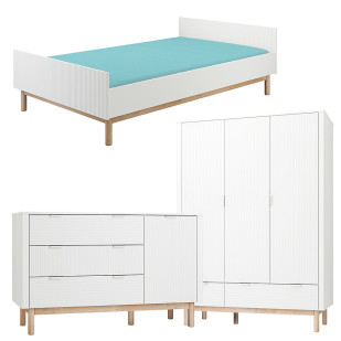 Pack Trio chambre enfant Miloo avec lit 120x200, grande commode 3 tiroirs + 1 porte et armoire 3 portes en blanc et bois massif avec façades striées.