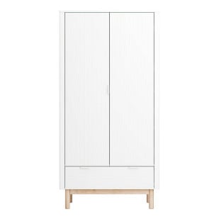 Armoire Miloo Pinio blanc et bois avec deux portes, façades striées et grand tiroir de rangement en partie basse