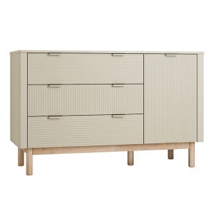 Grande commode enfant Miloo coloris champagne avec façades striées verticales et horizontales, 3 tiroirs, 1 porte et pieds en bois massif naturel
