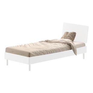 Lit simple 90x200 Forrest blanc en bois massif de Vipack, avec tête de lit inclinée, idéal pour chambre enfant ou ado.
