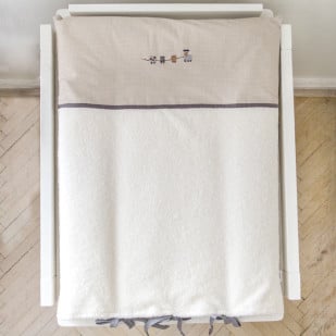 Matelas à langer bébé Savane, doux et pratique avec décor de jungle pour une touche ludique 