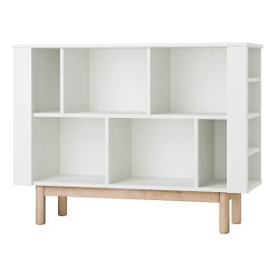 Meuble bas de rangement Miloo Pinio blanc et bois avec niches ouvertes de différentes tailles et pieds en bois naturel, idéal pour une chambre enfant ou un espace Montessori