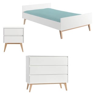 Ensemble de mobilier pour chambre d'enfant, série Swing en blanc et bois massif, par Pinio