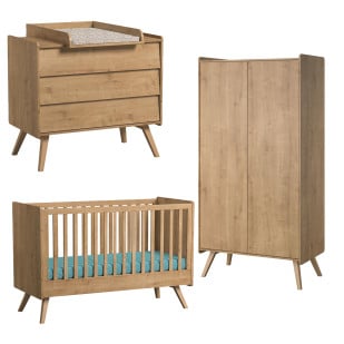 Pack trio chambre bébé avec lit 70x140 cm, commode à langer et armoire 2 portes collection Vintage de la marque Vox Meubles, finition chêne en bois massif et panneau