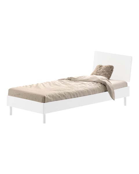 Lit simple 90x200 Forrest blanc en bois massif de Vipack, avec tête de lit inclinée, idéal pour chambre enfant ou ado.