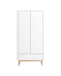 Armoire Miloo Pinio blanc et bois avec deux portes, façades striées et grand tiroir de rangement en partie basse