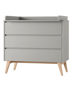 commode à langer bébé grise taupe avec plan à langer amovible et pieds en bois massif naturel de la collection Swing de Pinio