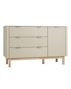 Grande commode enfant Miloo coloris champagne avec façades striées verticales et horizontales, 3 tiroirs, 1 porte et pieds en bois massif naturel