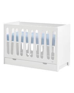 Lit bébé évolutif Moon Pinio 60x120 cm, coloris blanc, design moderne avec barrière à lattes ajourées et option tiroir, parfait pour une chambre d’enfant tendance.
