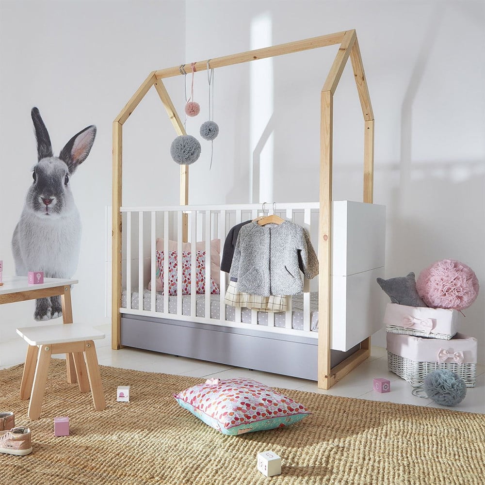 https://www.chambre-enfant-bebe.fr/media/catalog/product/cache/b749709378682a0f2193f4ba56c69e72/l/i/lit-bebe-cabane-evolutif-blanc-gris-noe.jpg