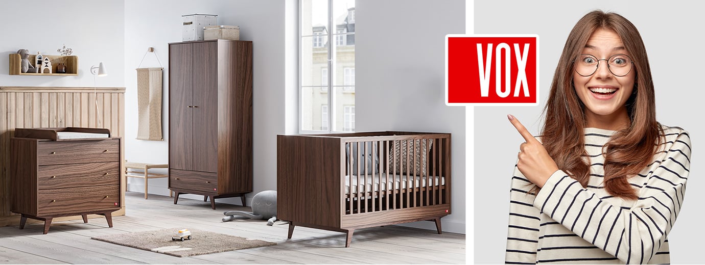 Chambre bébé équipée de meubles de la collection MID noyer intégral du fabricant polonais VOX