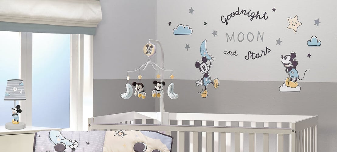 Chambre bébé avec une déco sur le thème de Disney