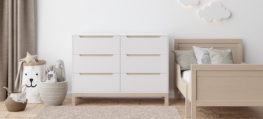 Chambre d'enfant minimaliste alliant confort et créativité