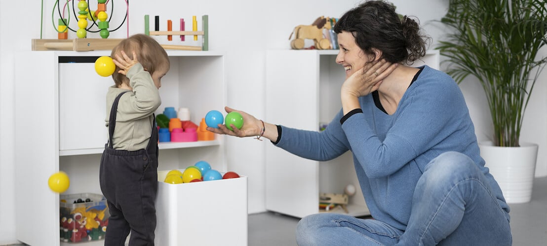 Mobilier Montessori pour la chambre d'enfant : avantages et conseils de  choix