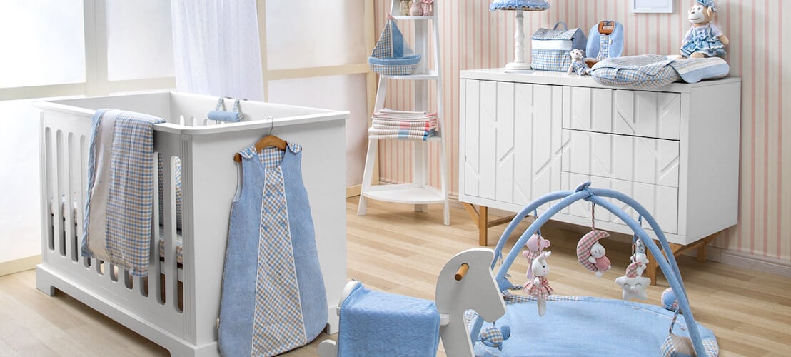 Sélection de meubles essentiels pour une chambre bébé