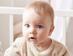 Lit bébé blanc