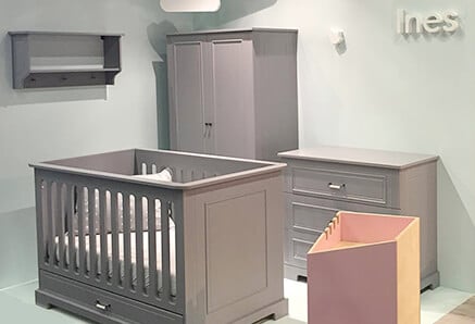 Chambre bébé Ines : lit évolutif, commode et armoire deux portes