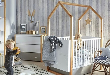 Chambre bébé avec lit bébé cabane Noé | Pinette Bellamy