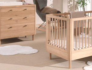 Chambre bébé Forrest en chêne massif de Jaxx avec lit à barreaux et commode à langer