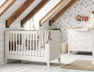 Chambre bébé Milenne de Vox blanche avec lit à barreaux et commode à langer