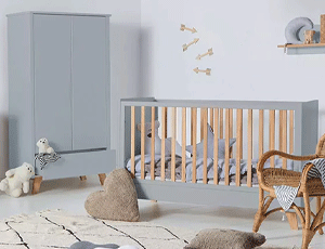 Chambre bébé Zaza grise de Novelies avec lit à barreaux et armoire assortie en bois